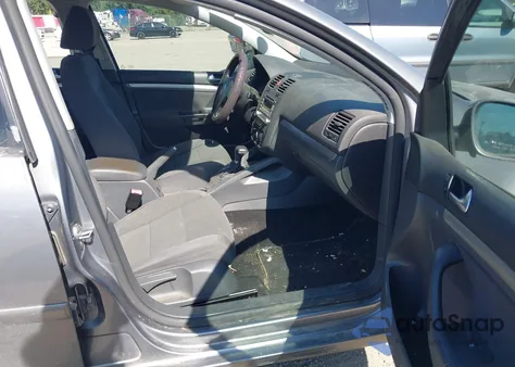 2009 Volkswagen Rabbit S from USA, damaged, VIN WVWDA71K09W024168